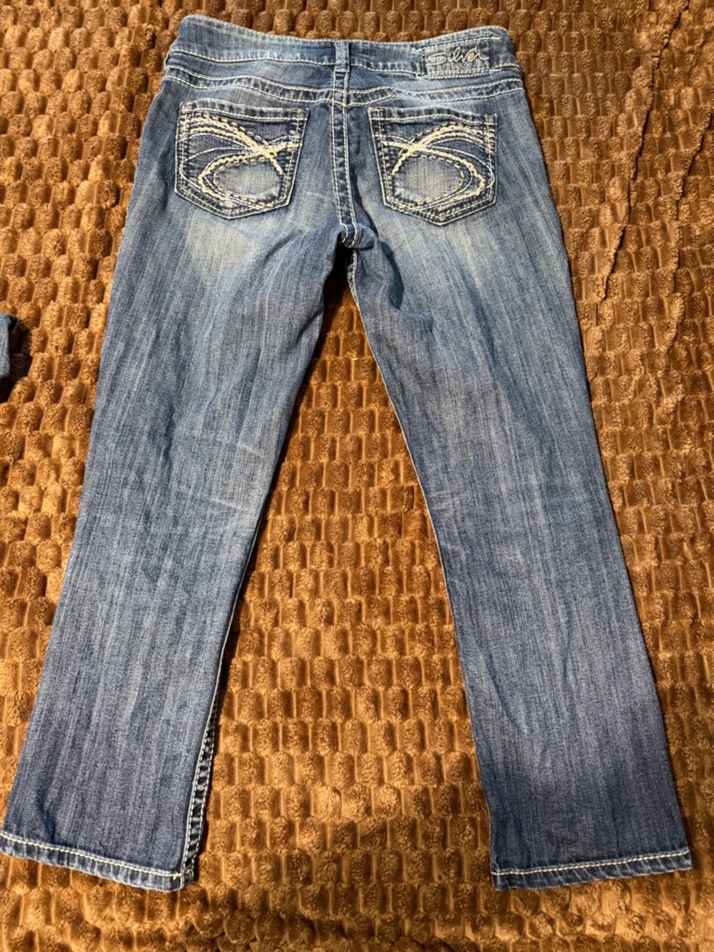 Silver Jeans Co. Embroidered Back Pocket Blue Jean Capri Size 29